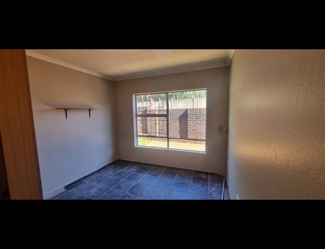 70M² OFFICE TO LET IN OATLANDS